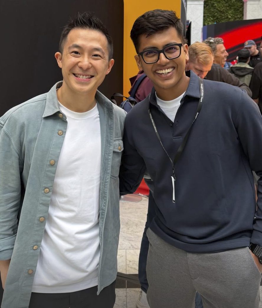 Ishaan Godha with creator Jeff Su at a tech event